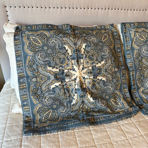 Pottery Barn Mansfield Blue Paisely Square Pillow Covers - Picture 4 of 15